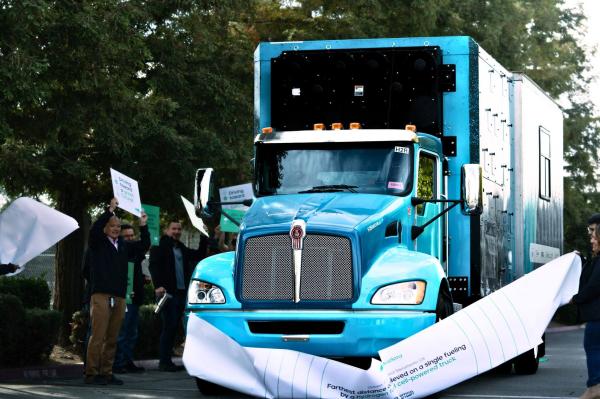 Accelera sets world record for longest hydrogen truck journey